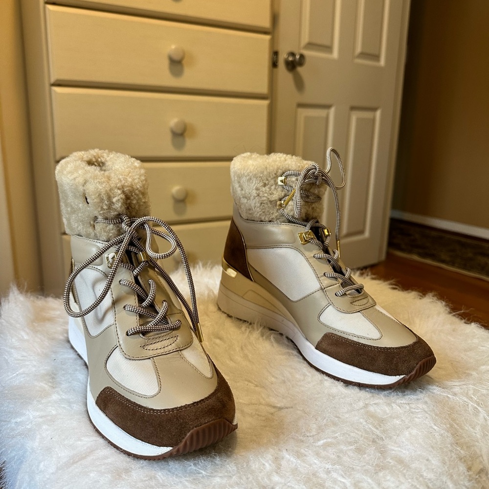 Twice worn Michael Kors stylish boots - Picture 3 of 4
